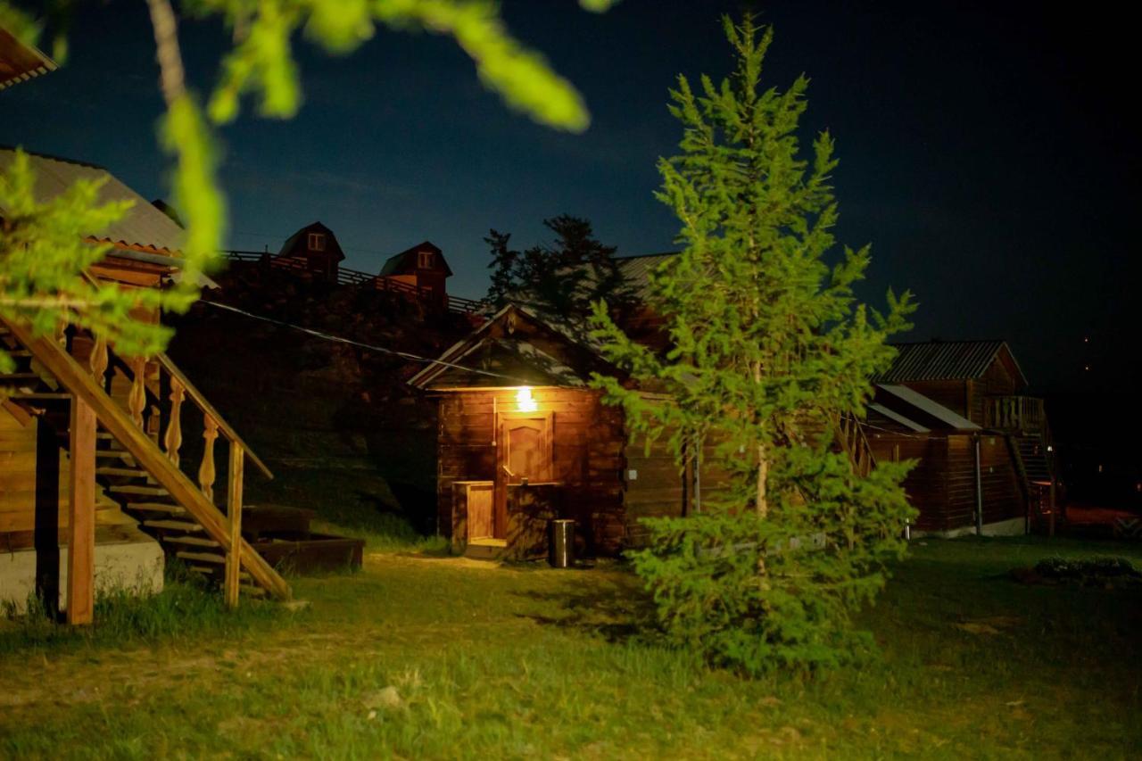 Boyarskiy Dvor Andreevskiy Hotel Sachjoerta Buitenkant foto